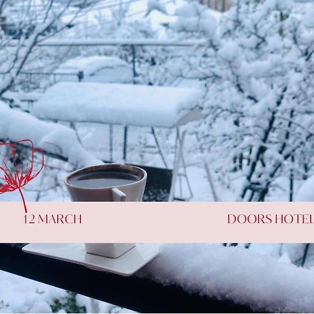 Doors Hotel Кутаиси Екстериор снимка
