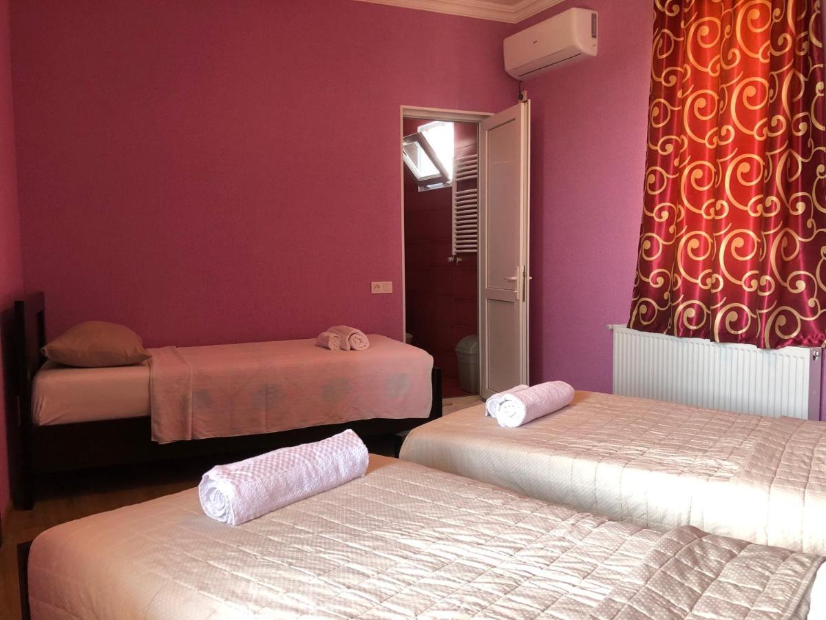 Doors Hotel Кутаиси Екстериор снимка