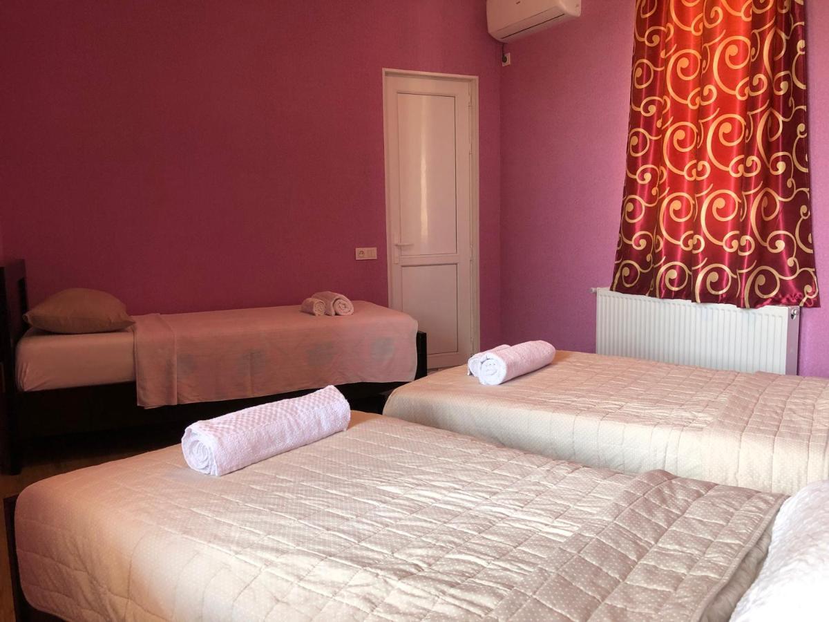 Doors Hotel Кутаиси Екстериор снимка