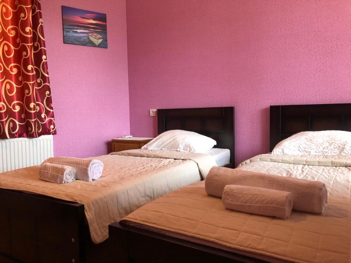 Doors Hotel Кутаиси Екстериор снимка