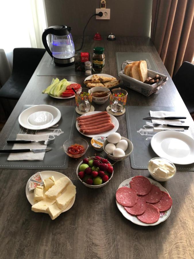 Doors Hotel Кутаиси Екстериор снимка