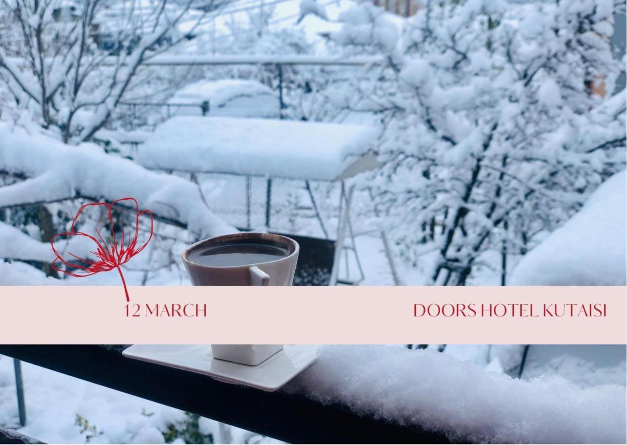 Doors Hotel Кутаиси Екстериор снимка