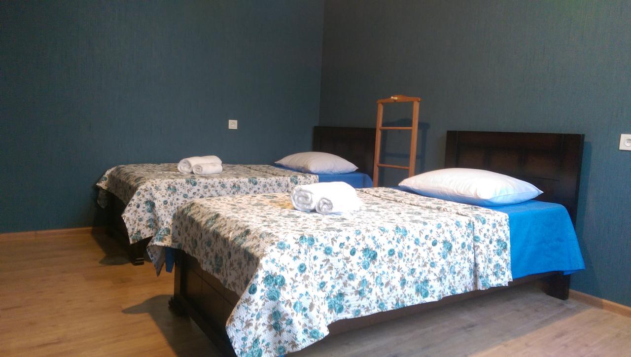 Doors Hotel Кутаиси Екстериор снимка