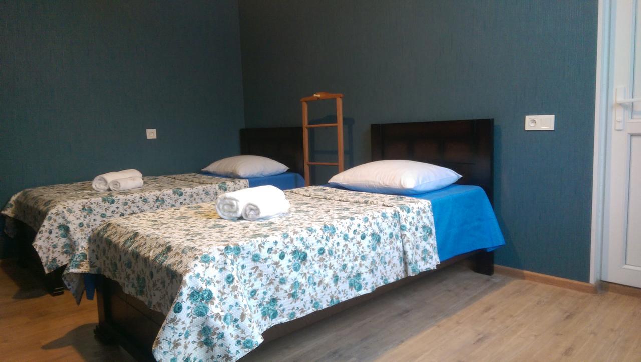 Doors Hotel Кутаиси Екстериор снимка