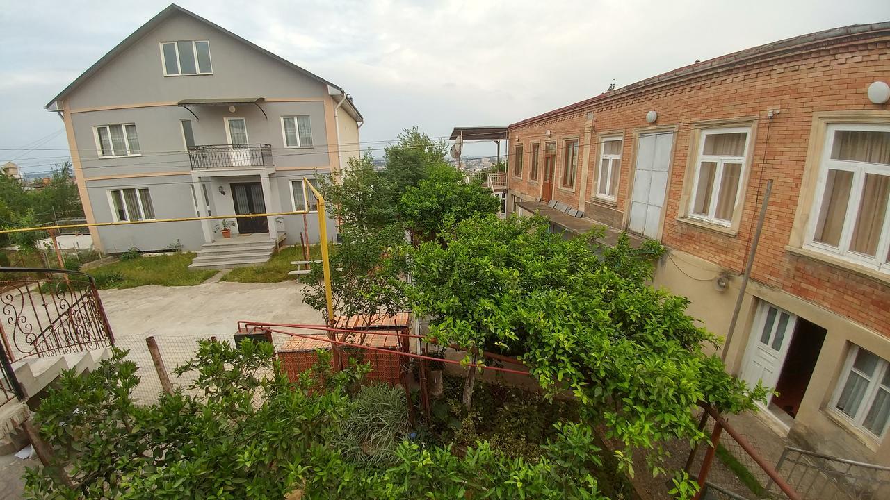 Doors Hotel Кутаиси Екстериор снимка