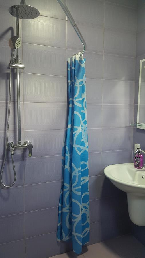 Doors Hotel Кутаиси Екстериор снимка