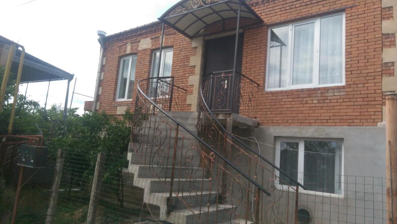 Doors Hotel Кутаиси Екстериор снимка