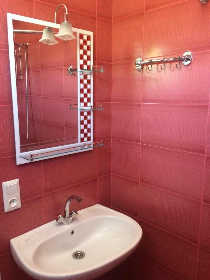 Doors Hotel Кутаиси Екстериор снимка